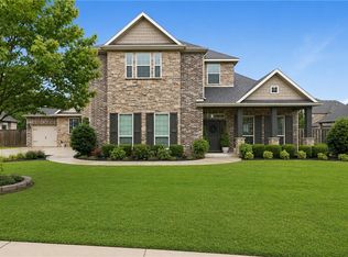 6107 S 28th St, Rogers, AR 72758