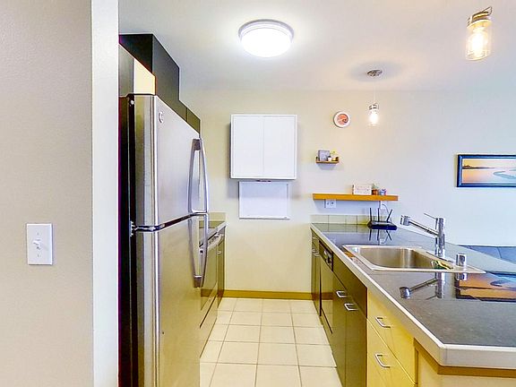 3rd image of 2504 Western Ave #423