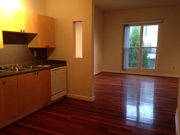 3rd image of 3400 Stratford Rd NE APT 1406