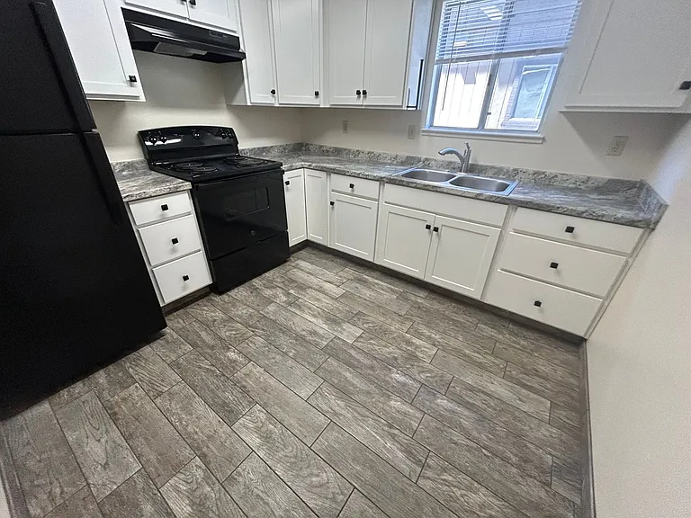144 S Parsons Ave #A — Photo 16
