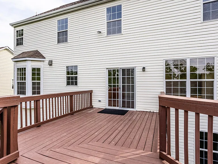 6765 Woodcliff Cir — Photo 37