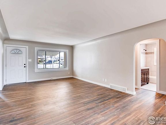 4th image of 606 Crescent Dr