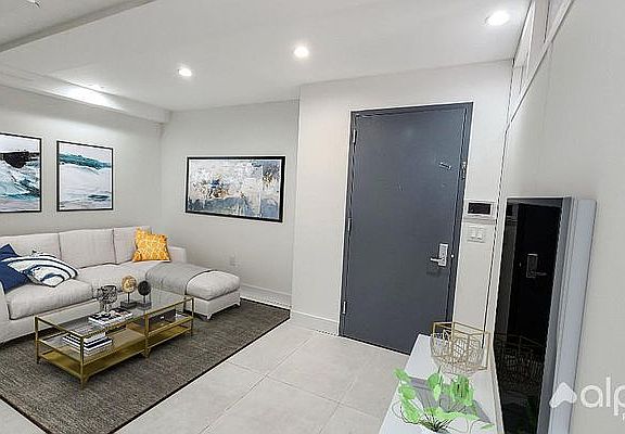 3rd image of 2735 Creston Ave #3D