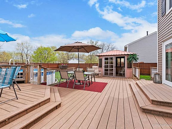 3rd image of 516 Southwood Cir