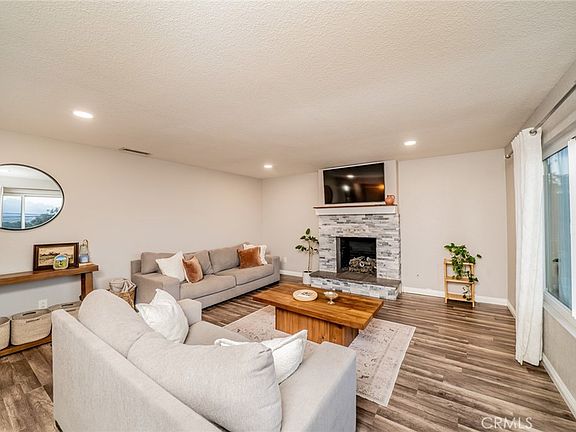3rd image of 4659 Crestview Dr