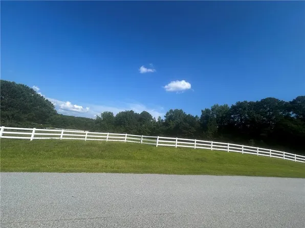 10 Longview Dr, Oxford, GA 30054