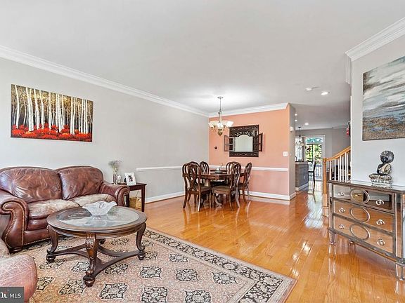 4th image of 105 Herndon Mill Cir