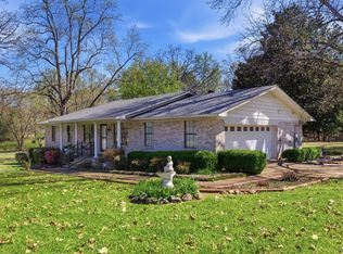 393 Brown Ln, Benton, AR 72019