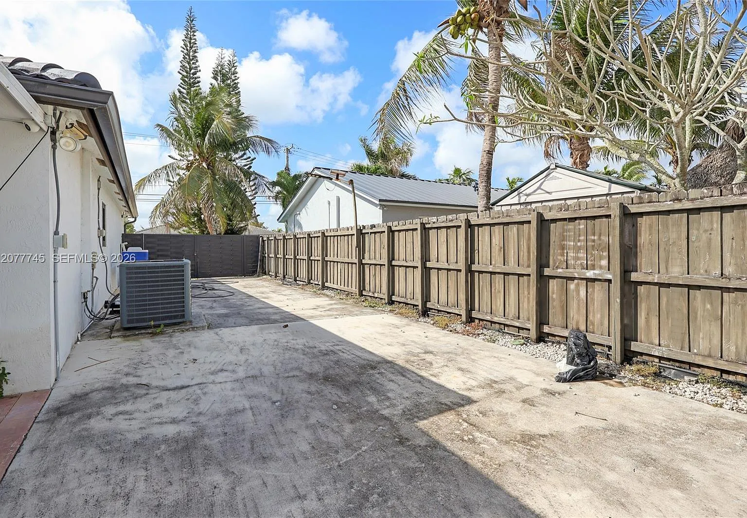 Estate Homes — Photo 2