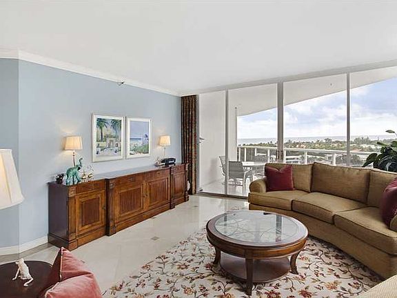 4th image of 3801 NE 207th St APT 1003