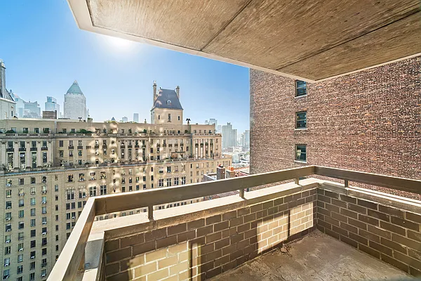 Sold by RELO REDAC INC. | media 13