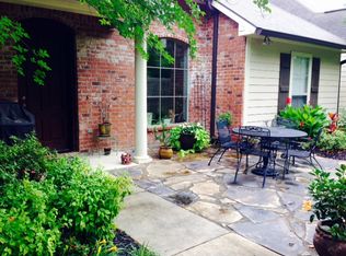 8670 E Cypress Point Ct, Baton Rouge, LA 70809