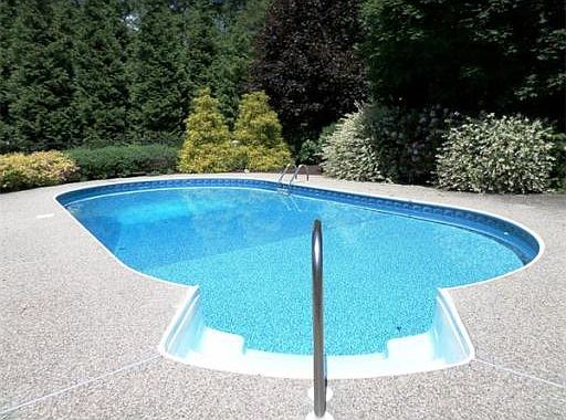 5th image of 8 Heather Ln