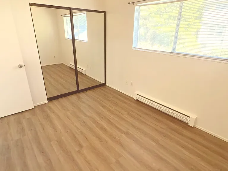 Bedroom pic 2