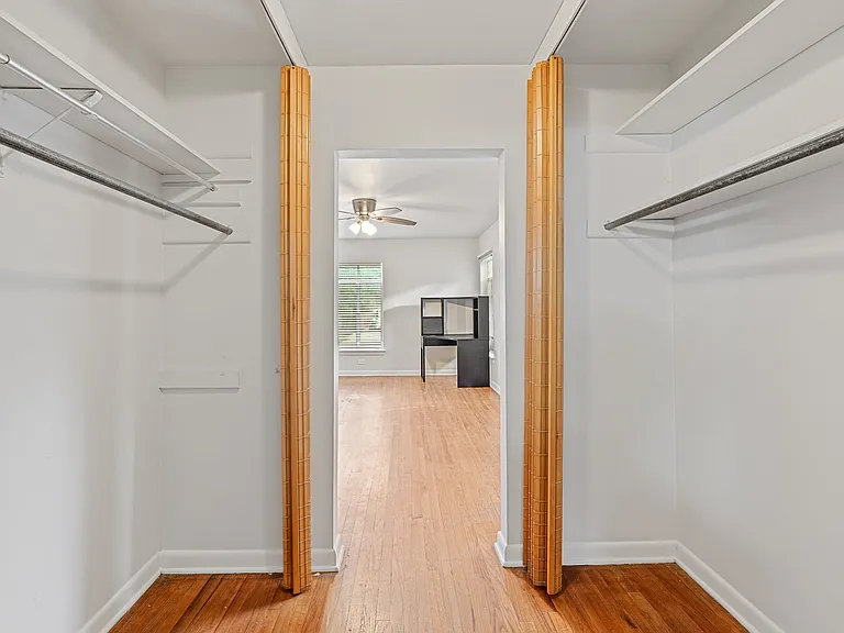 417 W Gramercy Pl #2 — Photo 8