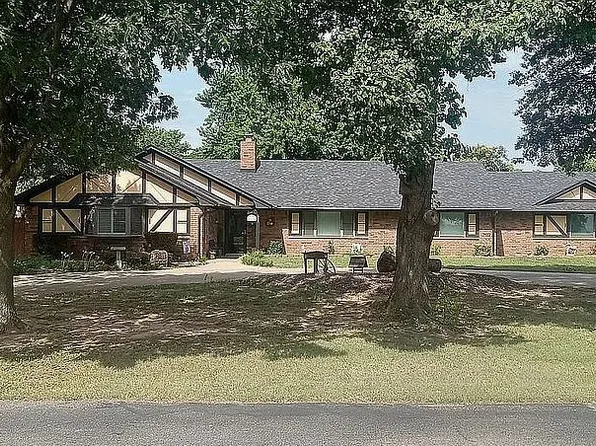 211 Terrace Ave, Watonga, OK 73772