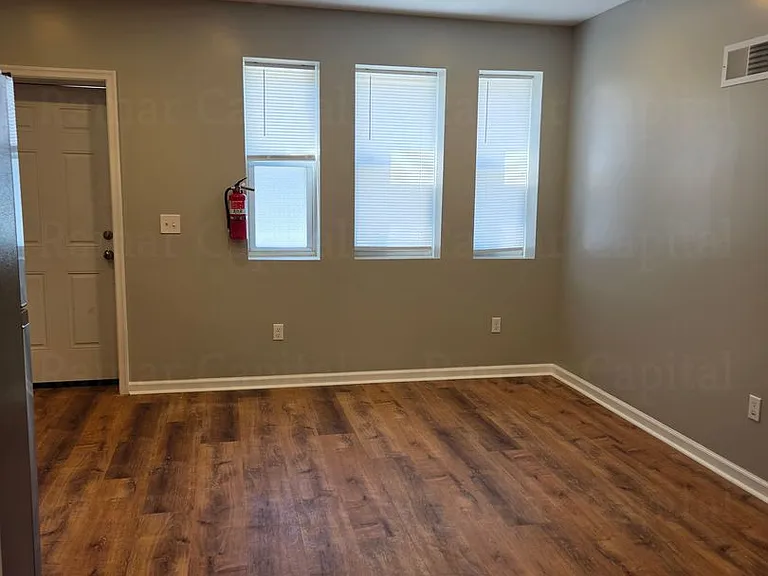 2754 Mickle St — Photo 8