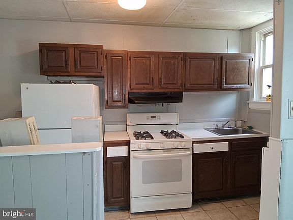 3rd image of 3215 Ravenwood Ave