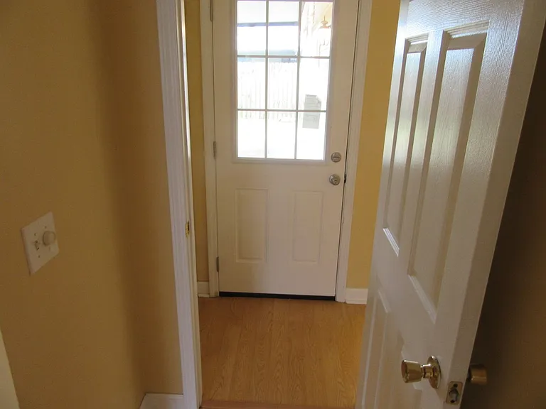 820 Premier Dr — Photo 16