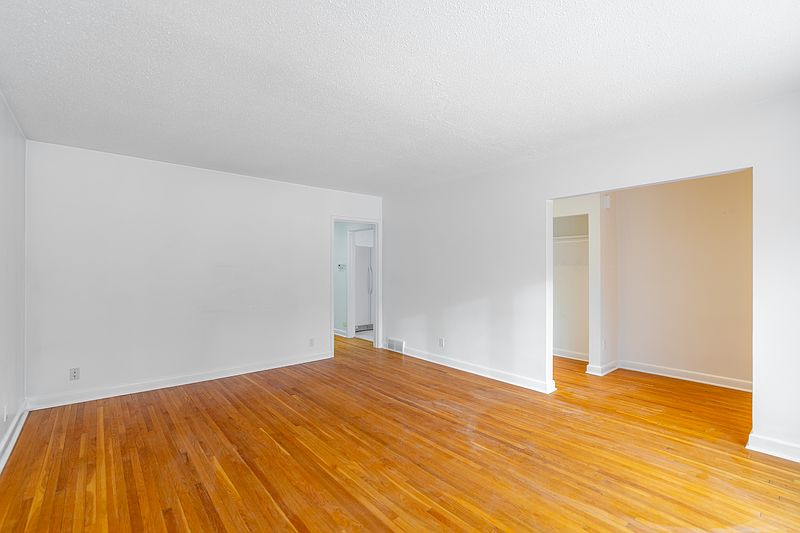 Winnipeg Apartment for rent - 2 Bedrooms — photo 21