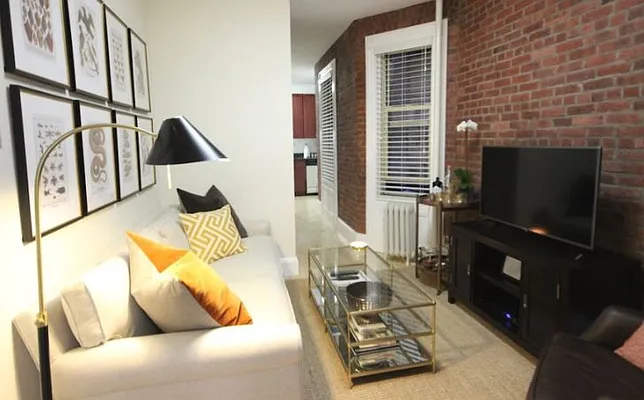 Rented by LJ Sloane Management | media 21