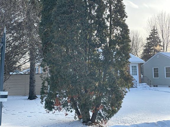 3rd image of 2736 3rd Ave E