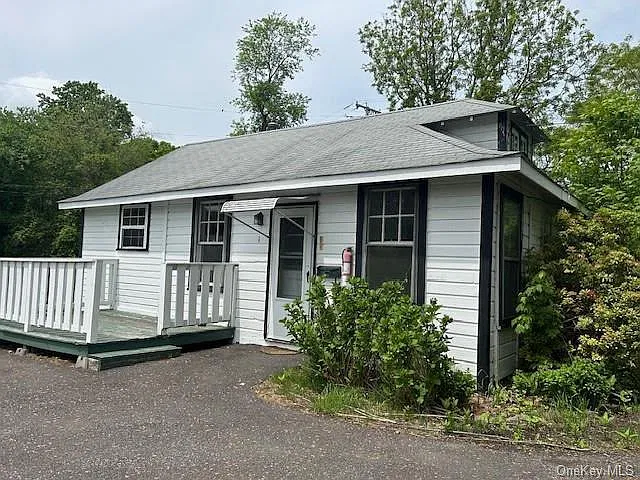 181 Ulster Ave — Photo 3