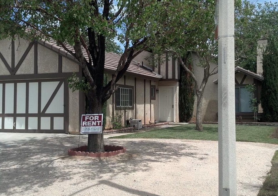 1st image of 36842 Hillcrest Dr