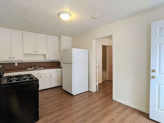 4th image of 3511 Sheridan St APT B