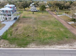 231 S Beach Blvd, Waveland, MS 39520