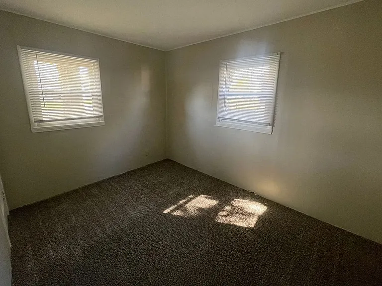 2806 Elk St — Photo 10