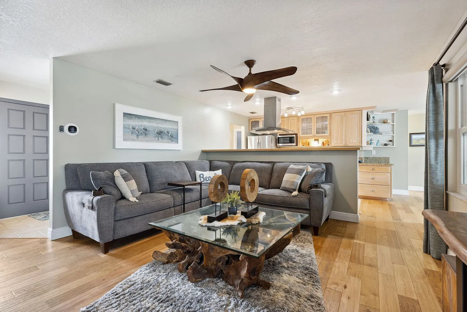 3 bed, 2.0 bath, 1776 sqft, $11,373 — Photo 2