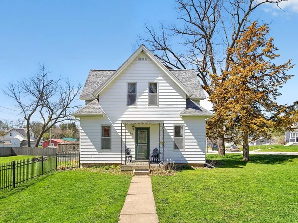 517 Pleasant St NE, Preston, MN 55965