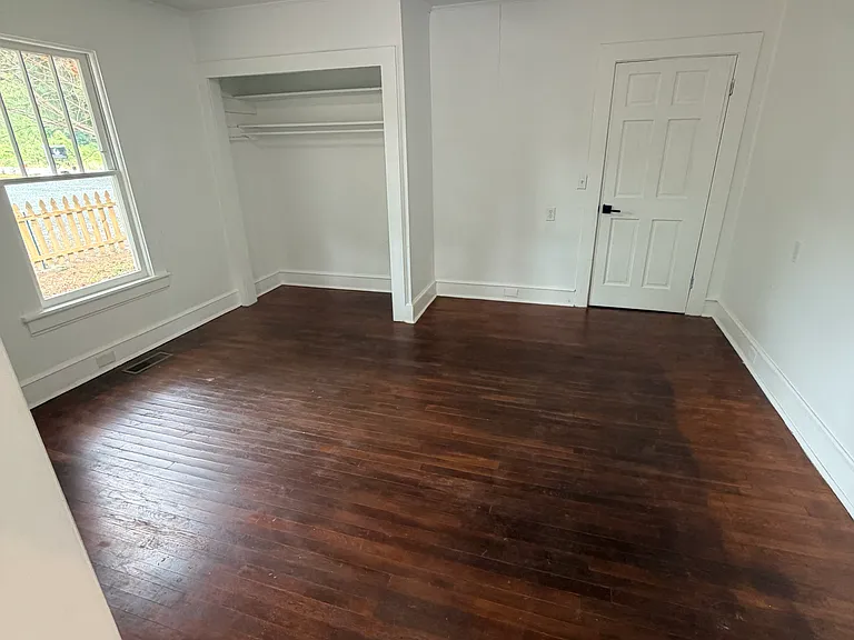 3035 University Dr — Photo 6