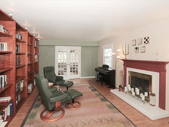 3rd image of 174 Timber Hill Rd