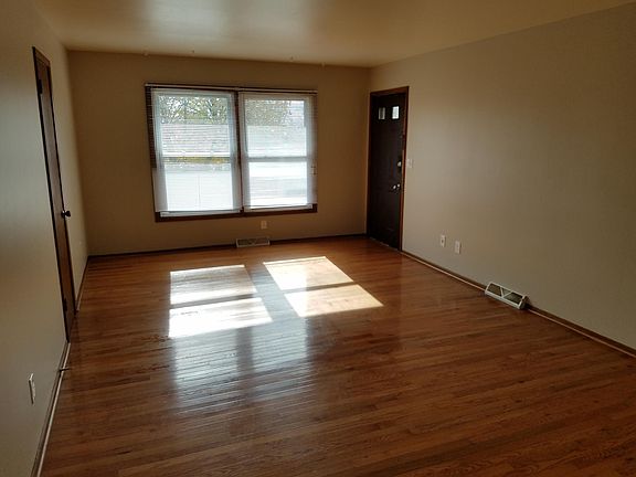 2nd image of 1908 Kensington Dr