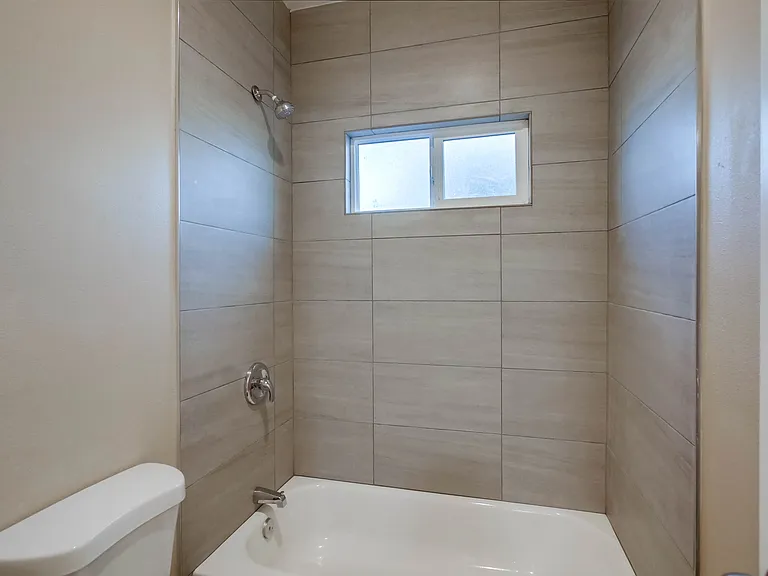 853 Winston Dr — Photo 6