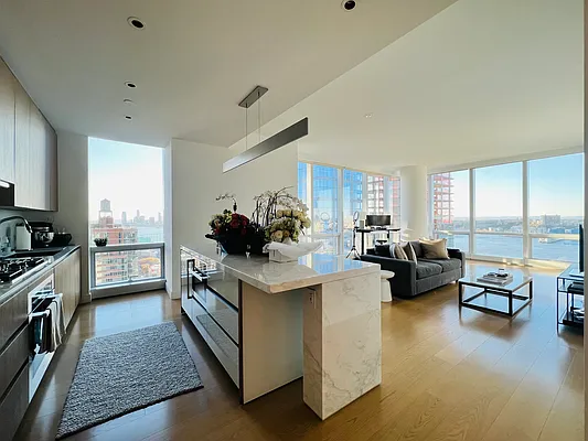 Rented by Gulia Wang, LREB | media 23