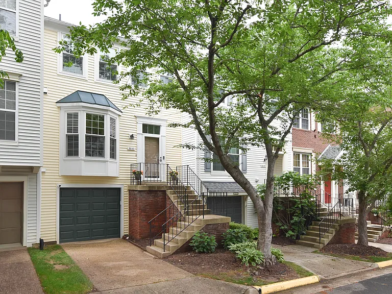 5843 Wye Oak Commons Ct — Photo 2
