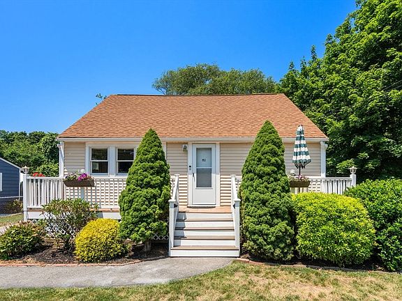 2nd image of 1080 Ocean St
