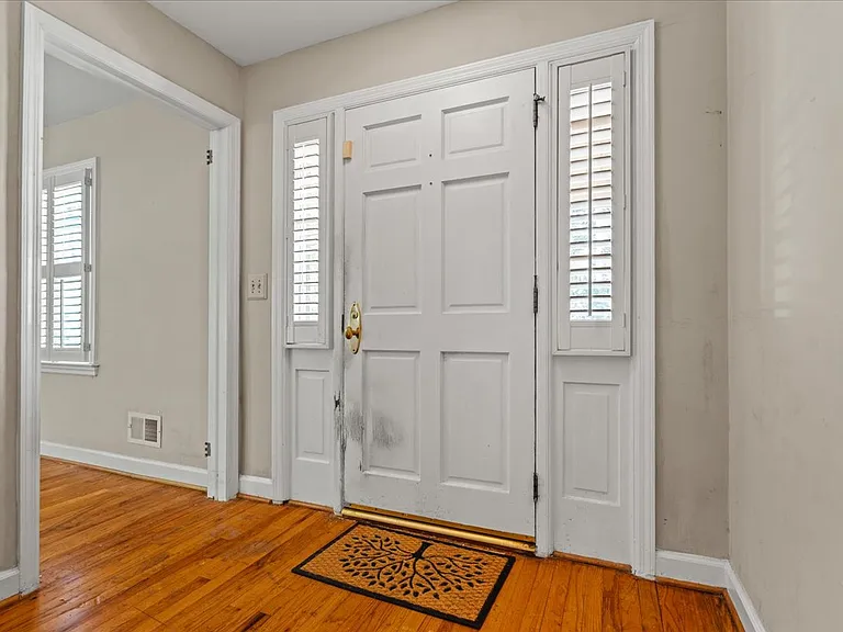726 Wisteria Dr — Photo 6