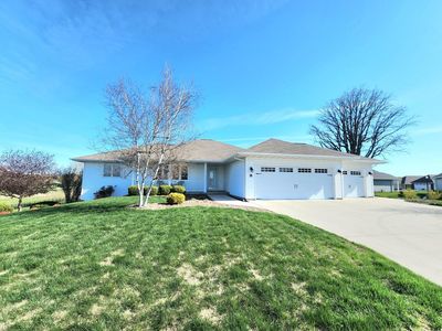 256 Auburn DRIVE, Sheboygan Fls, WI, 53085