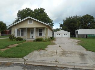 1000 Jefferson St, Bowie, TX 76230