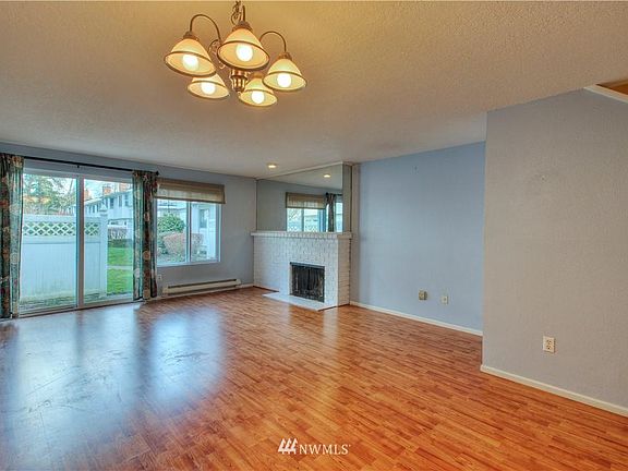 4th image of 917 12th St NE #917