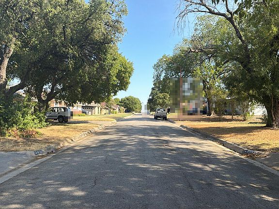 4th image of 3012 Laredo Dr