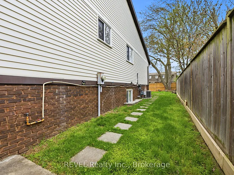 14 Deborah Ct — Photo 18