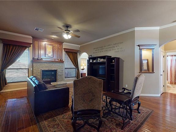 5th image of 2805 Marbel Dr