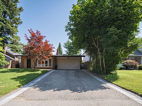 2nd image of 4 Quincy Cres
