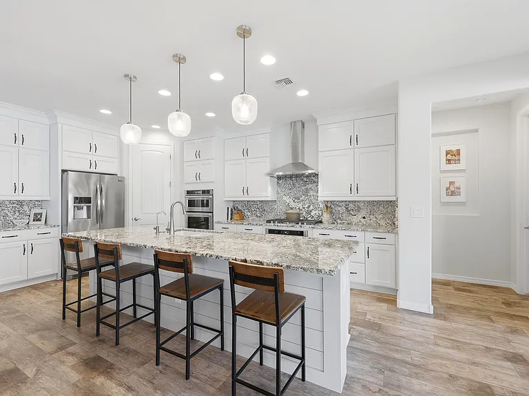 7228 W Tombstone Trl — Photo 6