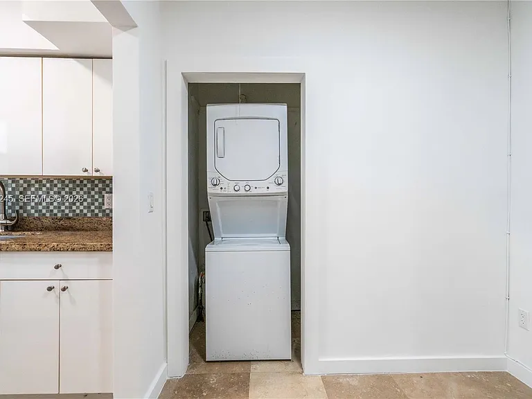 1120 Euclid Ave #6 — Photo 10